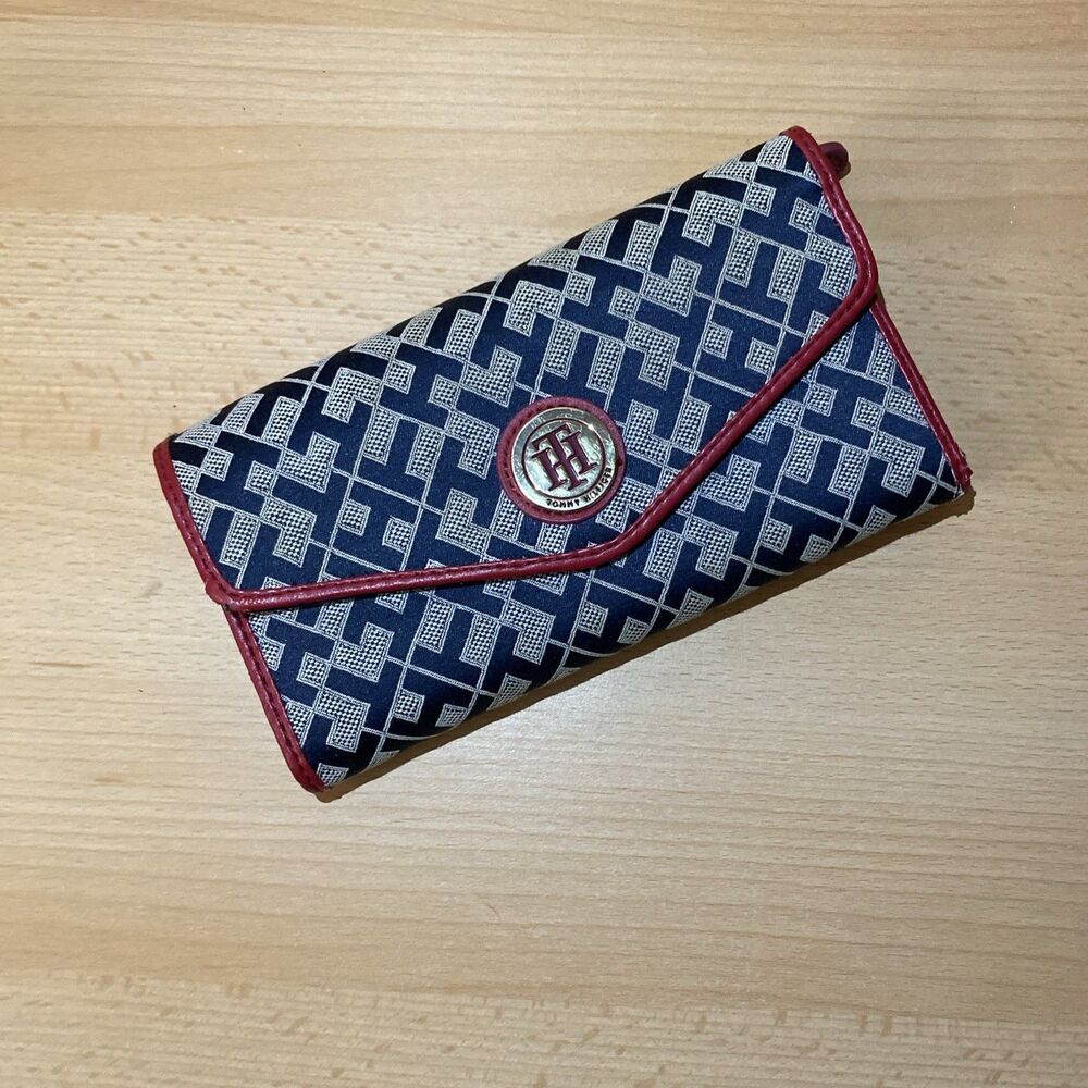 TOMMY HILFIGER WOMENS WALLET  Envelope Wallet  Jacquard Navy/Red
